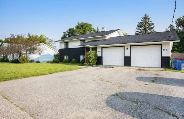 2551 Burton St SE photos photos