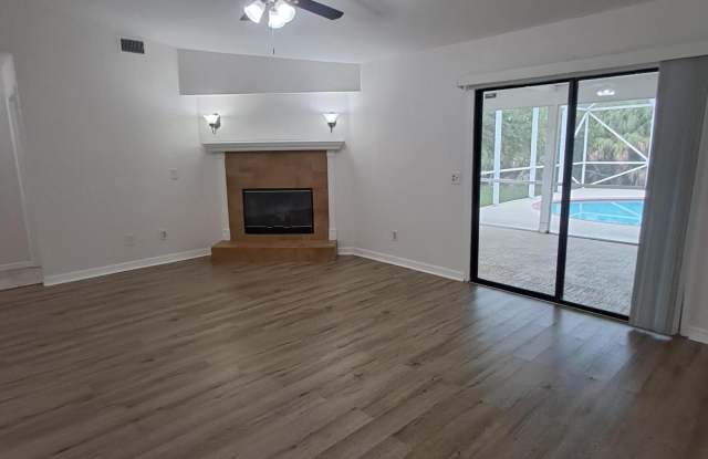 1880 SW Bradway Lane Gallery 4