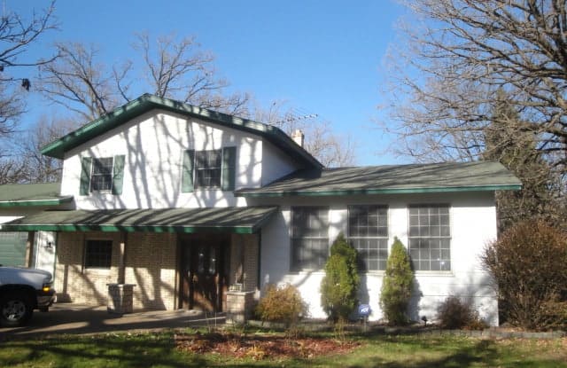 2106 Oakridge Rd - 2106 Oakridge Road, Stillwater, MN 55082