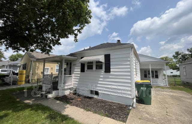 2043 Gerrard Ave - 2043 Gerrard Avenue, Speedway, IN 46224