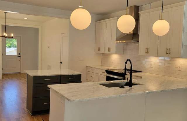 2941 Torbett Street Gallery 4