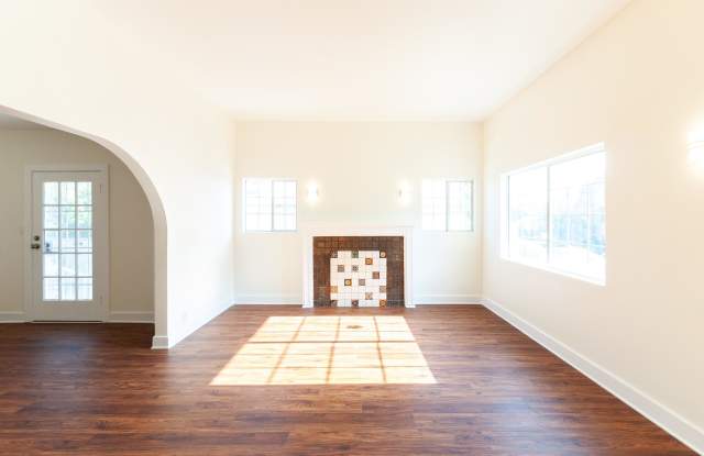 1916 N. MARIPOSA AVE Gallery 4