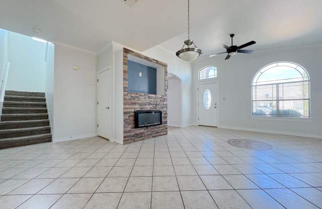 East El Paso 4bed/3.5bath Refrig A/C with Casita Perfect for Large Families! Gallery 4