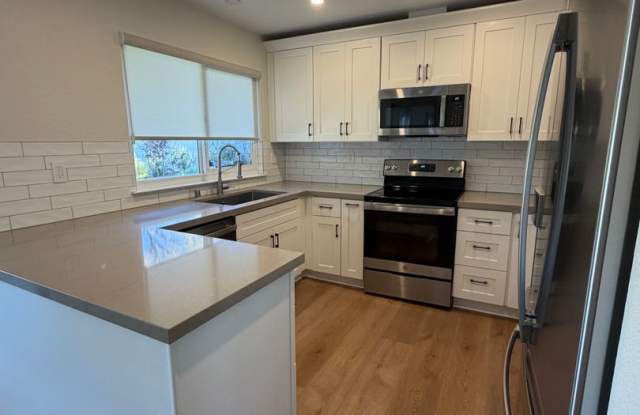 Single story newly remodeled home on the golf course in Lake of the Pines! Huge yard! Gallery 4
