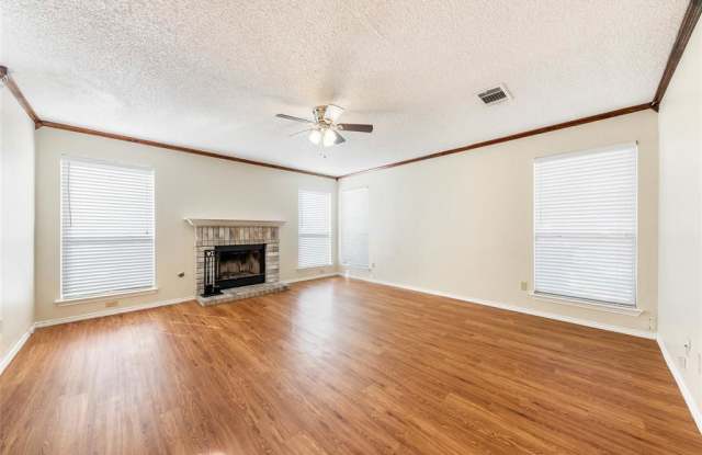 1407 Pigeon View Street Gallery 3