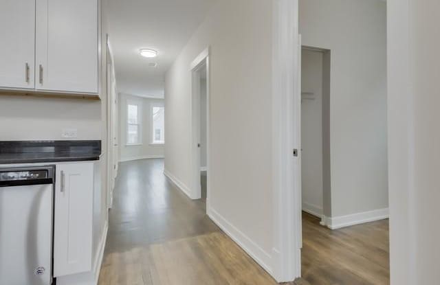 2842 N Avers Ave. Gallery 4