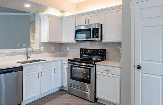 Bala Woods at Kingwood Apartments photos photos