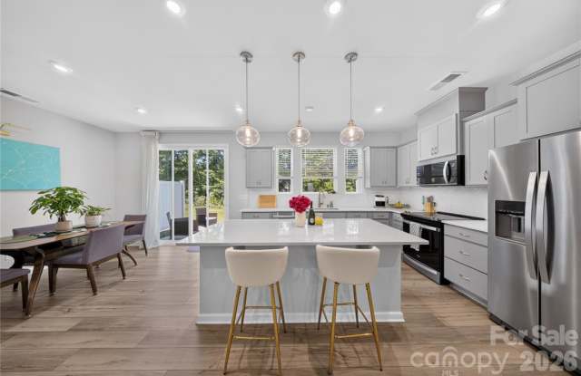 14938 Tamarack Drive Gallery 3