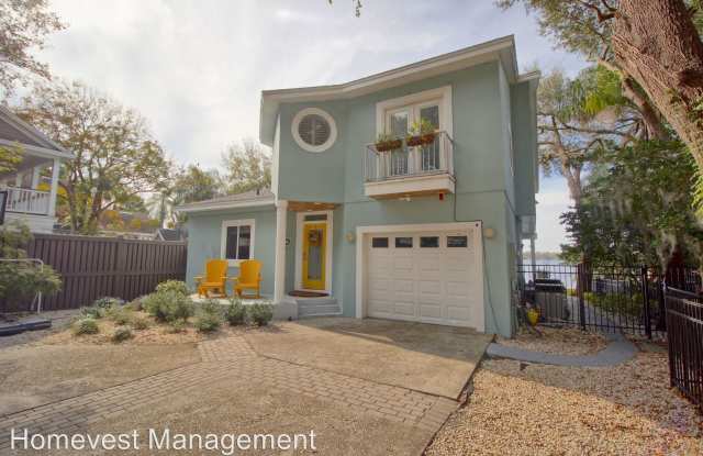 2221 Hoffner Avenue Gallery 2