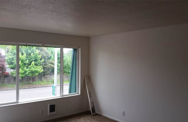 3293 Center Street Northeast photos photos