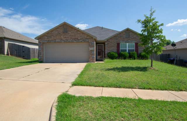 Charming 3-Bedroom Home with Spacious Backyard and Modern Amenities in Noble! photos photos