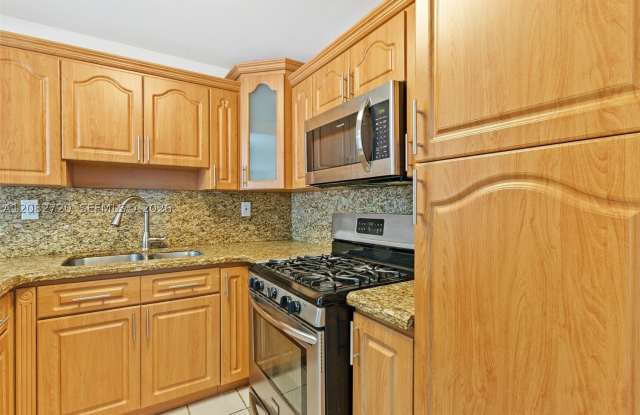 1300 W 47th Pl Gallery 1
