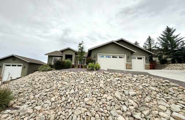 Gorgeous home in Prescott Valley with 3 car garage photos photos