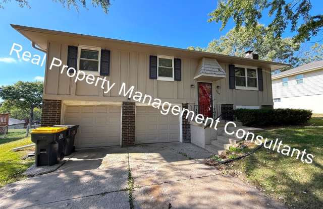 3 Bedroom Split-Level Home in Sought-After Blue Springs School District! photos photos