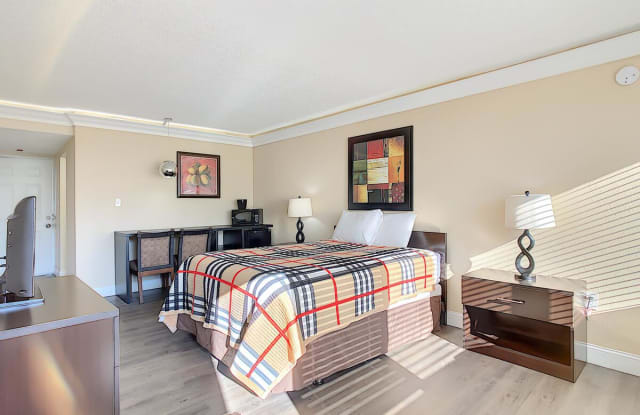 3155 S John Young Pkwy - 3155 John Young Parkway, Orlando, FL 32805