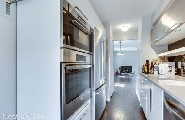 101 Hawthorne Ct NE Gallery 4