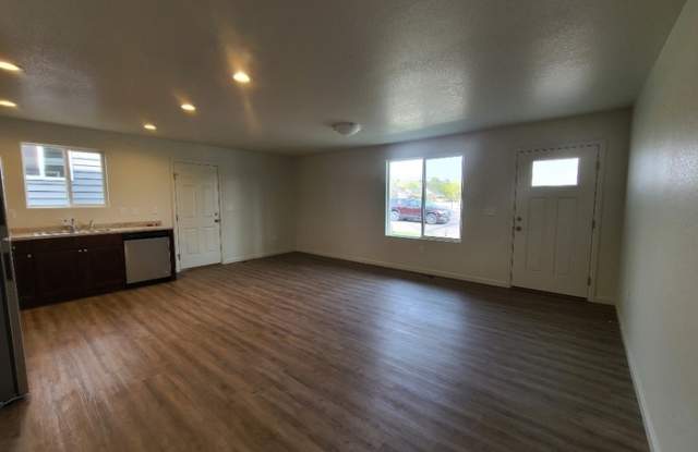 6342 Yellowstone Road Gallery 3