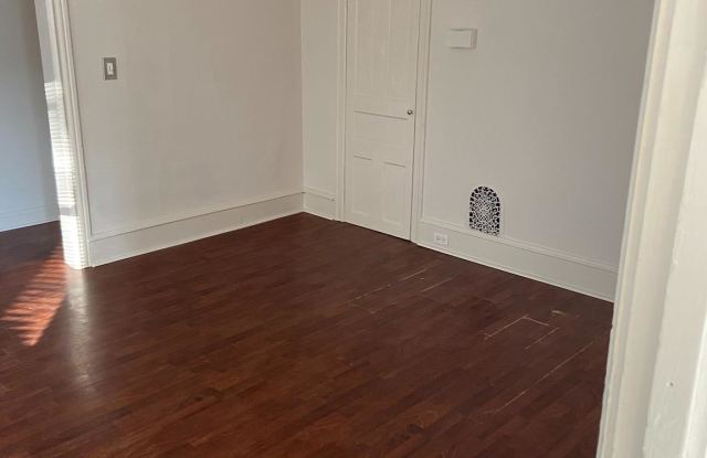 117 W SUMMIT AVENUE Gallery 4