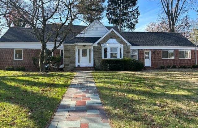 12 Locust Drive - 12 Locust Drive, Great Neck Estates, NY 11021 12 Locust Drive - 12 Locust Drive, Great Neck Estates, NY 11021