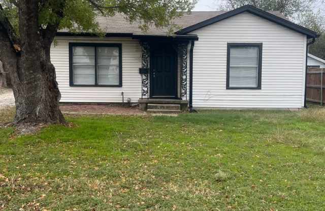 Charming 2/1 in Waco - 3422 Shelby Avenue, Waco, TX 76711