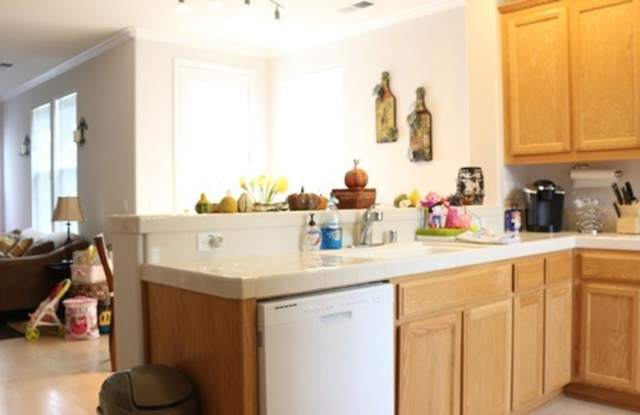 Lovely 3BR 2.5BA Home in great Gilroy Community photos photos