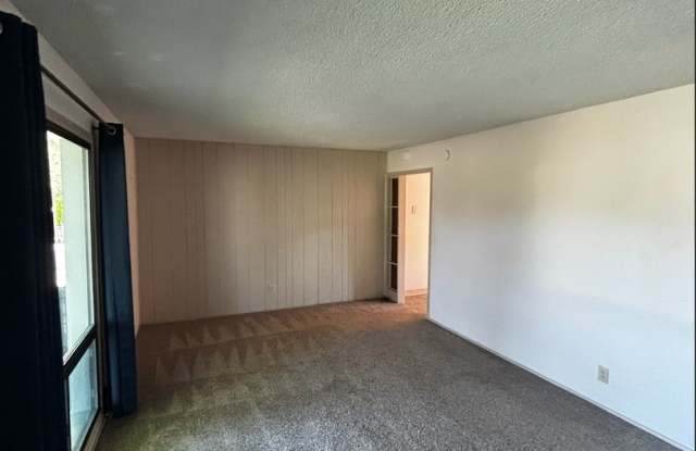 Beautiful 2-bed, 1 bath Home Gallery 4