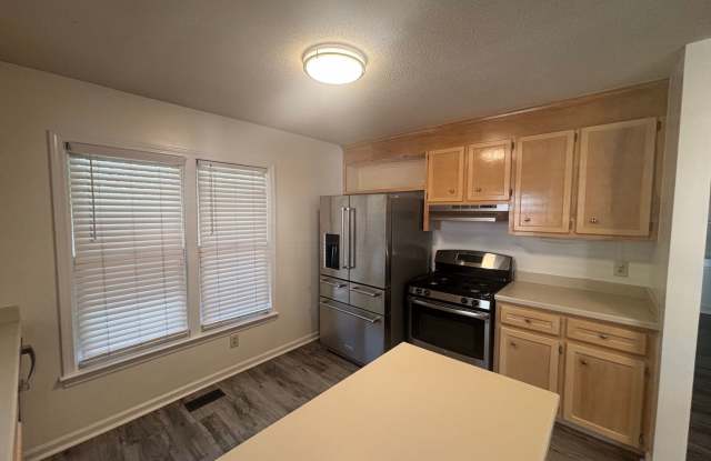 3 Bedroom 2 Bath in rosewood Gallery 4