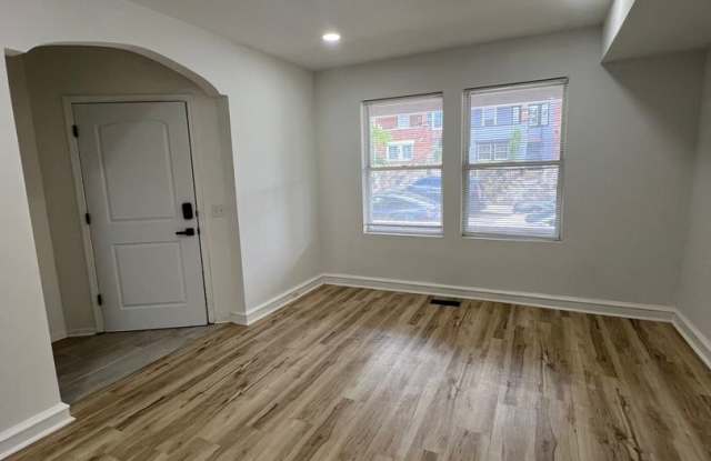 1 Bedroom 1 Bathroom Apartment w/Finished Basement Gallery 3