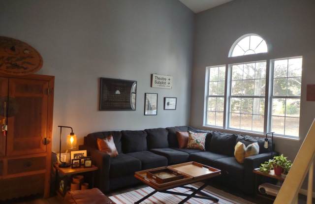 Extraordinary Three Bedroom/Two and a Half Bath home ! Convenient to Ft. Jackson Army and Shaw Air Force Bases! photos photos