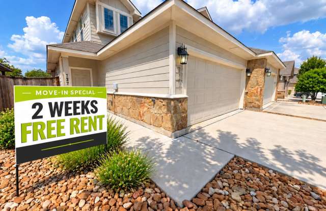 2 Weeks Free Rent /Walk to Faust St Bridge/ FRidge, Washer, &  Dryer Included/ Primary Bedroom 1st Floor /CISD Gallery 1