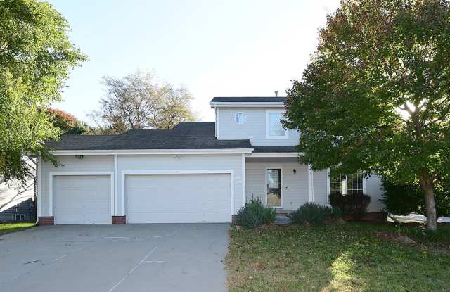 Spacious Four Bedroom Available Now! Gallery 1