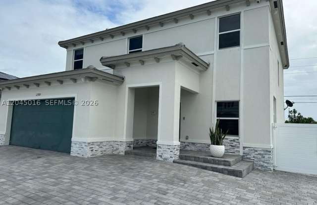 12760 SW 215th Ter photos photos