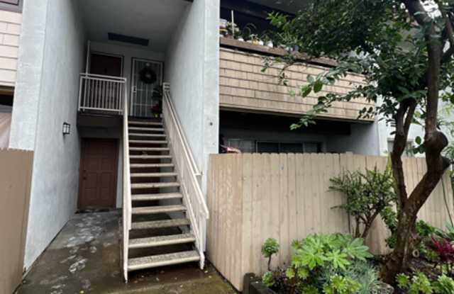 Upstairs 2-bedroom, 2-bath condo in Santa Ana photos photos