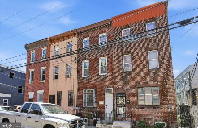102 E HUNTINGDON Street Gallery 1