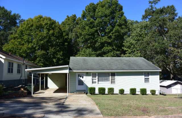 1602 23rd Ave- 3 bed 2 bath located off of 15th Street - 1602 23rd Avenue East, Tuscaloosa, AL 35404