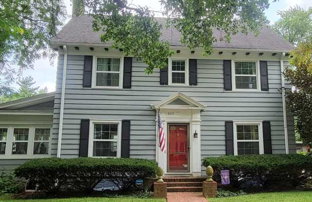 Fully furnished home in Brookside - 623 West 62nd Street, Kansas City, MO 64113