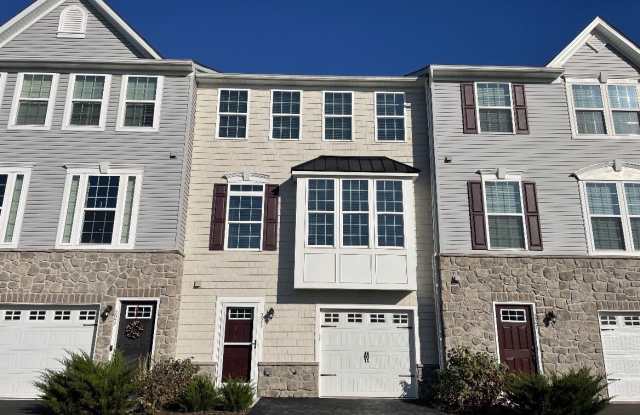 225 LAUREL LANE photos photos