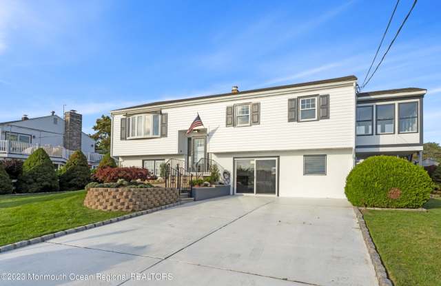 445 S Riverside Drive photos photos