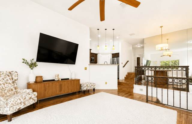 609 Tropical Breeze Way - 1 Gallery 2