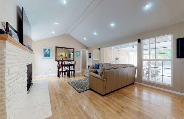 23361 Leonora Drive Gallery 2