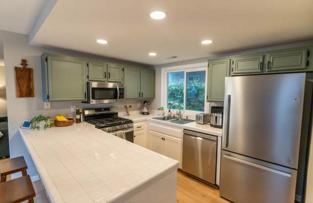1304 Palomar Place - 1 Gallery 1
