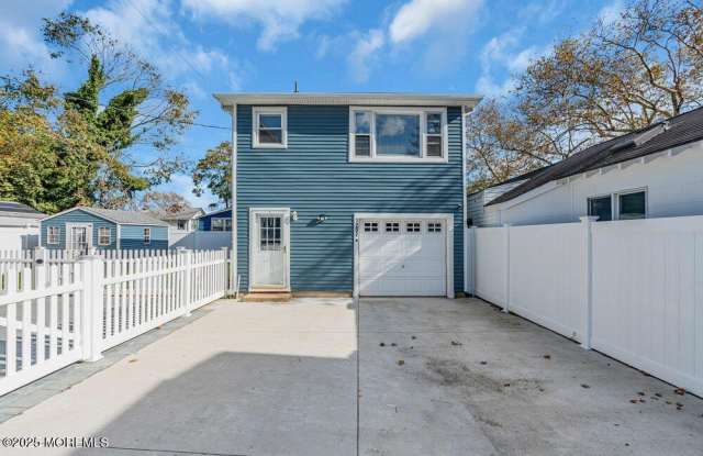 1202 D Street unit: Rear Apt - 1202 D Street, Belmar, NJ 07719