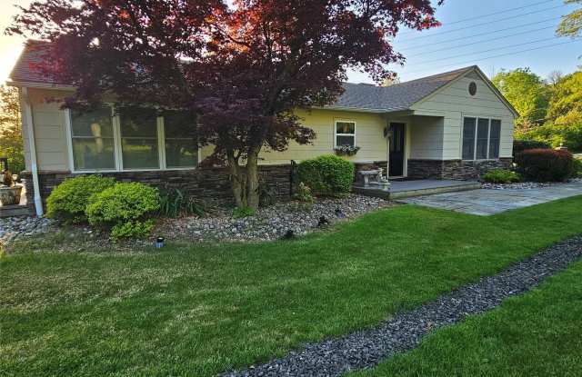 13 Old Quaker Hill Road photos photos