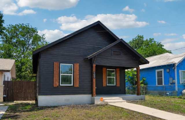 2BED/1BATH Newly Renovated House for Lease! Available NOW! Gallery 3