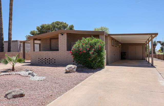 9107 E Fairway Boulevard Gallery 2
