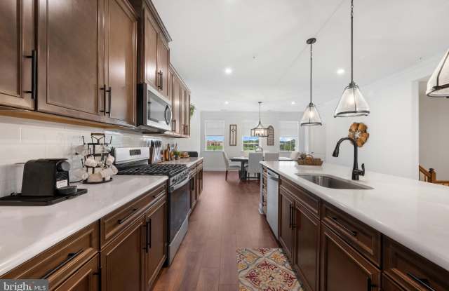 4514 REANEY Lane Gallery 4