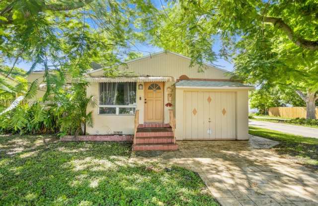 1644 Arthur St photos photos