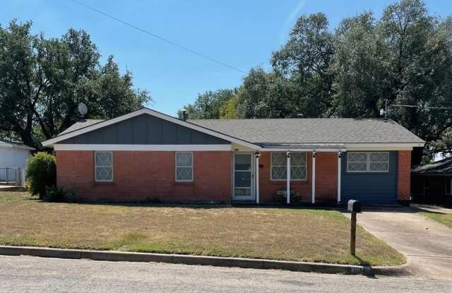 604 E 4th Street photos photos