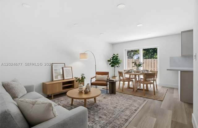 82 SW 3rd Ct Gallery 2