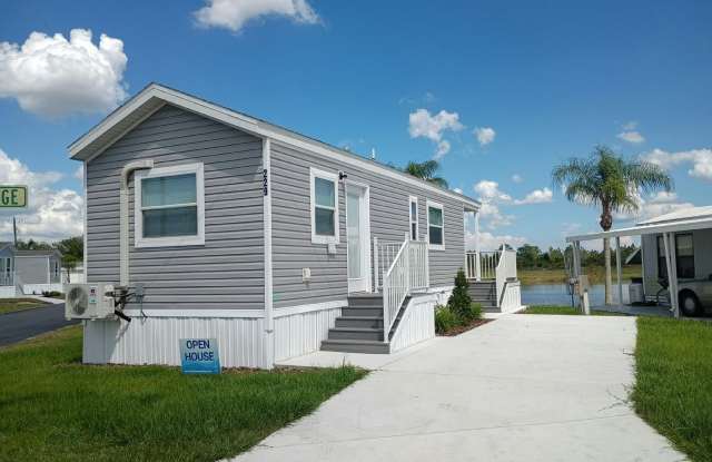 21 N Lakeside Gallery 1